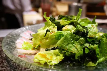 章雄鱼薄切柚子油酢沙律