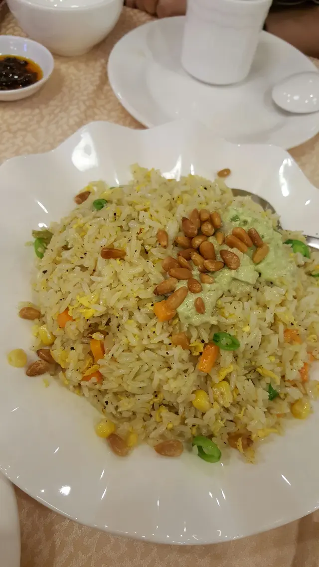 牛油果如果再多啲會更好，飯粒夠乾身！