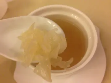 川贝炖雪耳