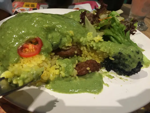 比卡超咖喱豬扒飯 + 菠菜汁