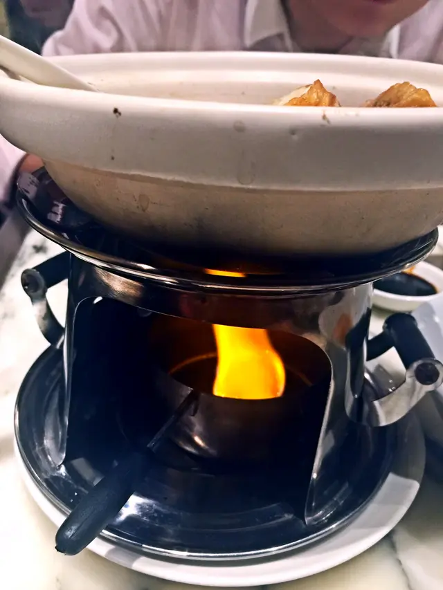 肉骨茶會有打邊爐常見既暖爐keep warm，非常窩心！