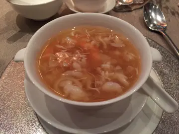 龙皇蟹肉烩花胶羹