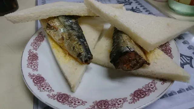 辣魚三文治