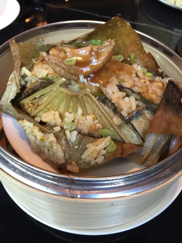 淡淡荷香再配上鮑魚鮮味再加炒飯底簡直絶配👍👍👍👍