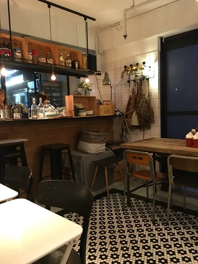 有特式但坐得唔舒服