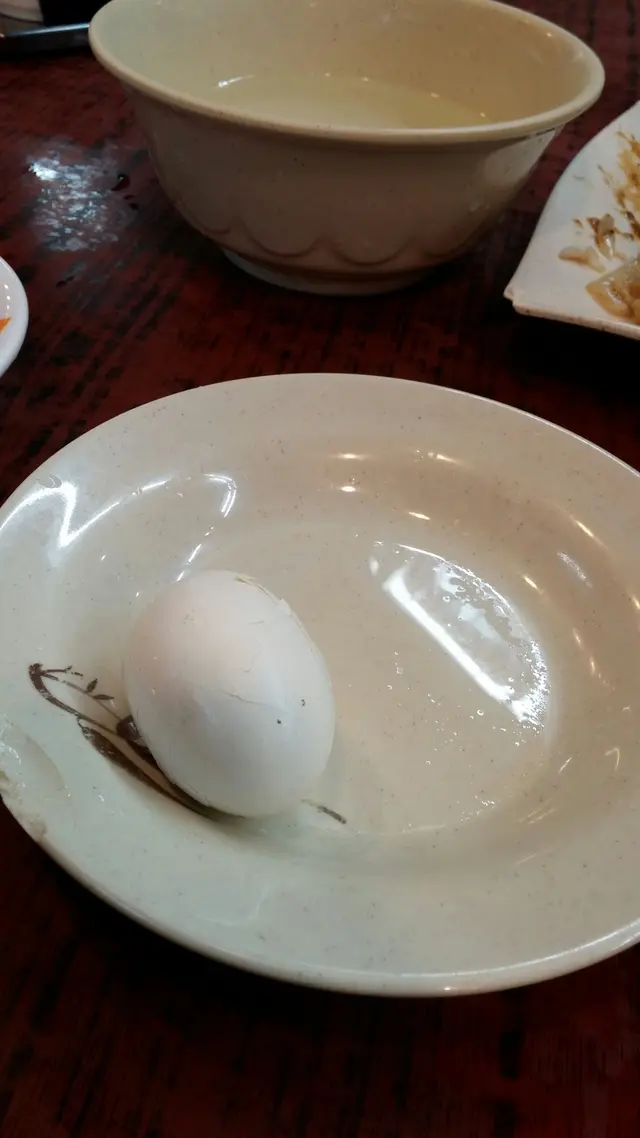 人間有愛烚雞蛋