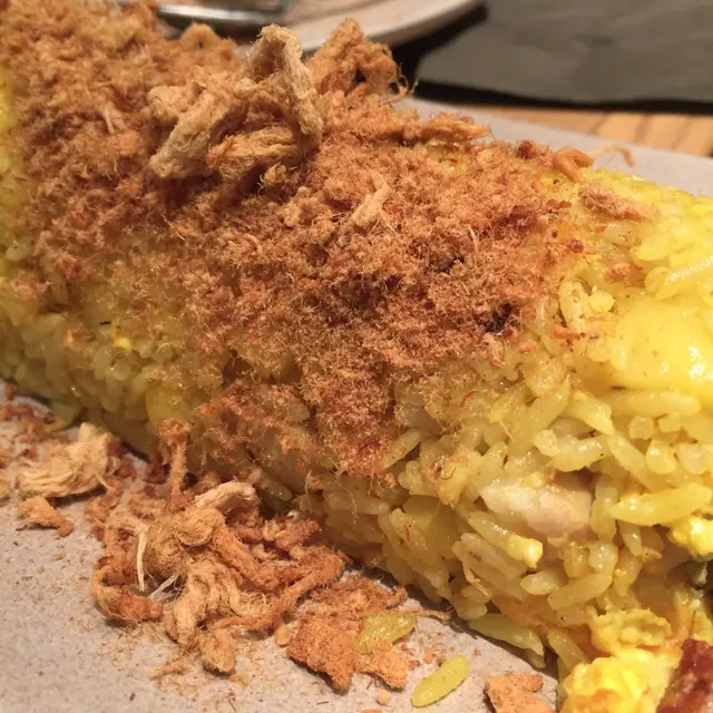 菠蘿炒飯伴燒雞