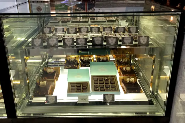 禮盒裝分9粒裝($210)和16粒裝 ($380)