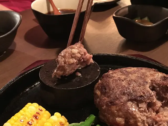 Yayakiya招牌兩度免治和牛漢堡