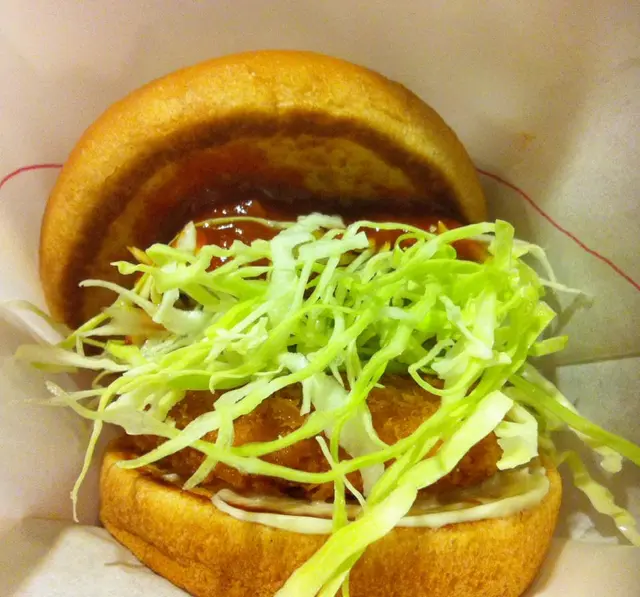 有好多椰菜絲增添爽脆口感