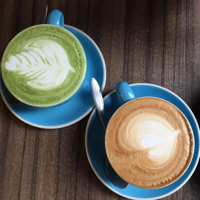 泡沫非常滑 creamy 的口感, 咖啡的拉花好像可選天鵝樣子的