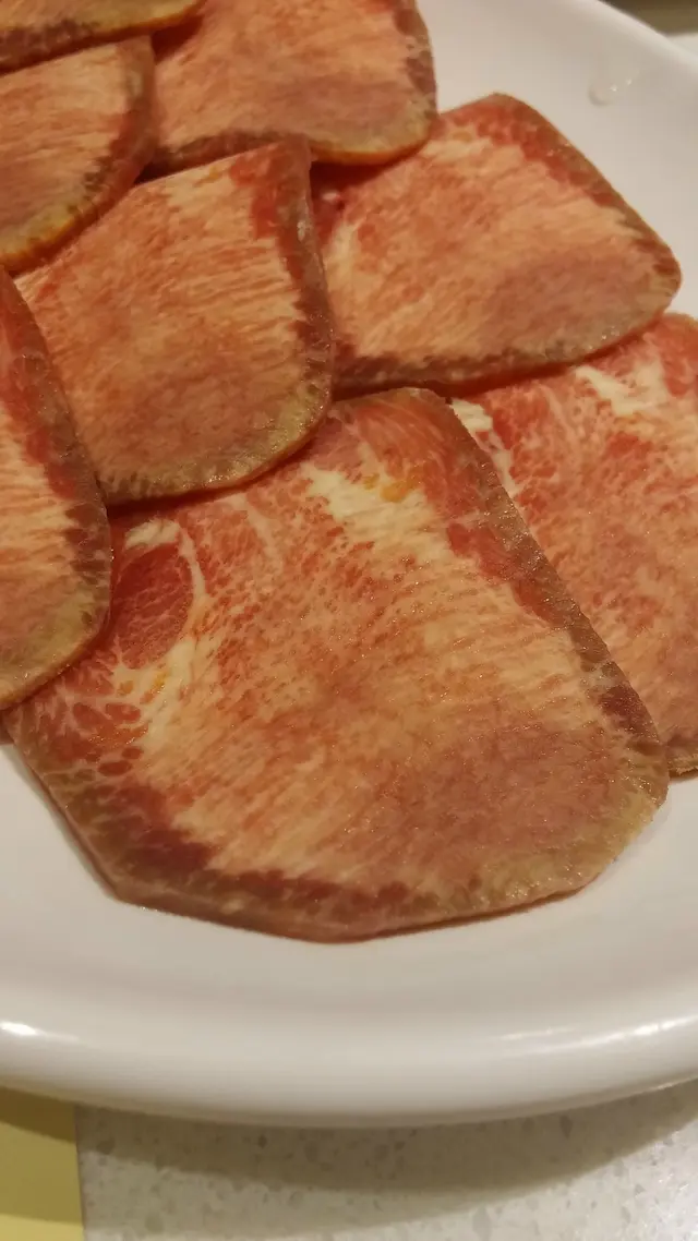 為了不要烤得過熟至乾身,還帶點點粉嫩透紅的時候就起爐