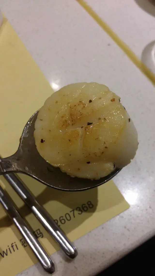 外面微焦的香氣,加上烤得較熟的外層,包裹好內部的水分