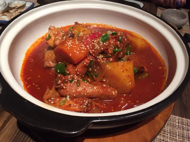 雞肉同配菜都好入味，配酒一流