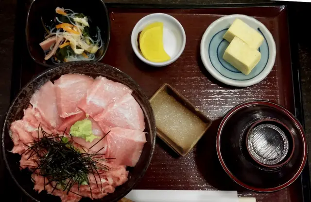大拖羅拼吞拿魚蓉丼