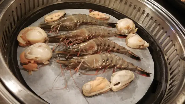 海鮮－大虎蝦，帆立貝，青口
