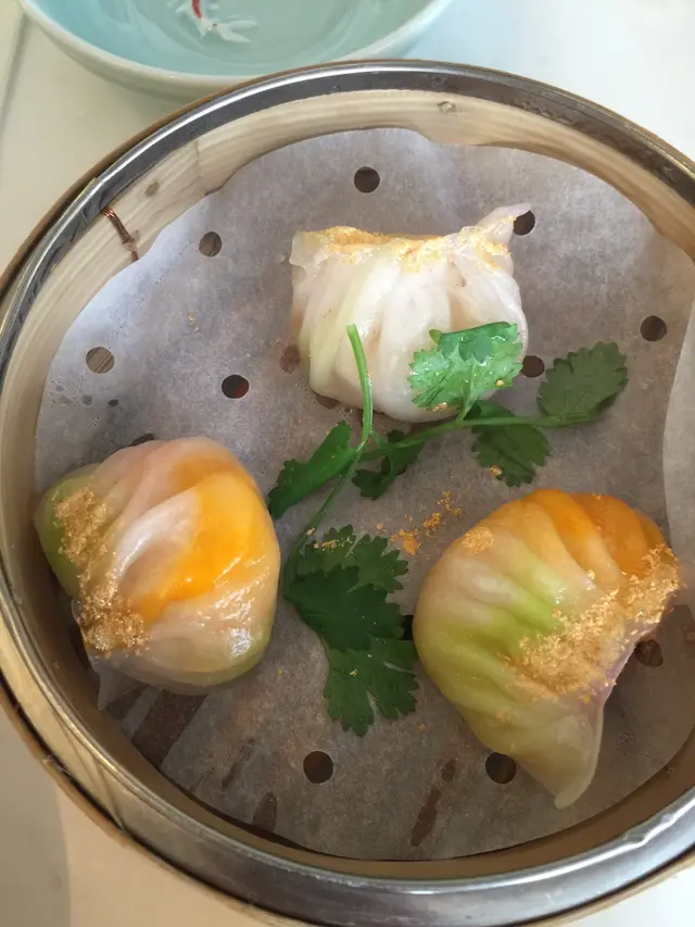 蝦餃，平較淡味