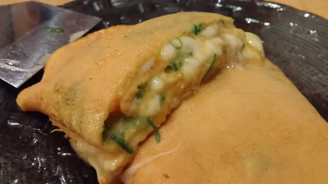 外面一層也確實是蛋,不是Crepe,乾爽不過油這點還不錯