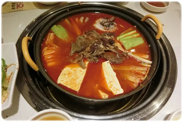 海鮮牛肉八爪魚鍋