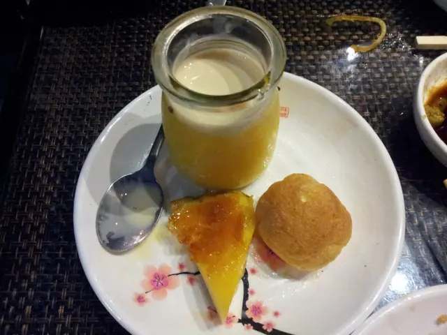 焦糖菠蘿、芒果布甸和泡芙