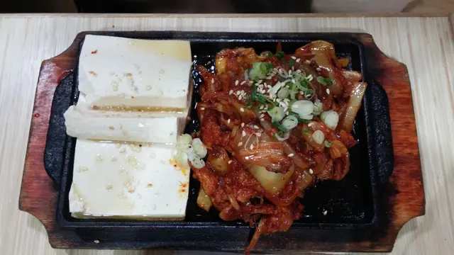 10-鐵板泡菜豬肉豆腐飯