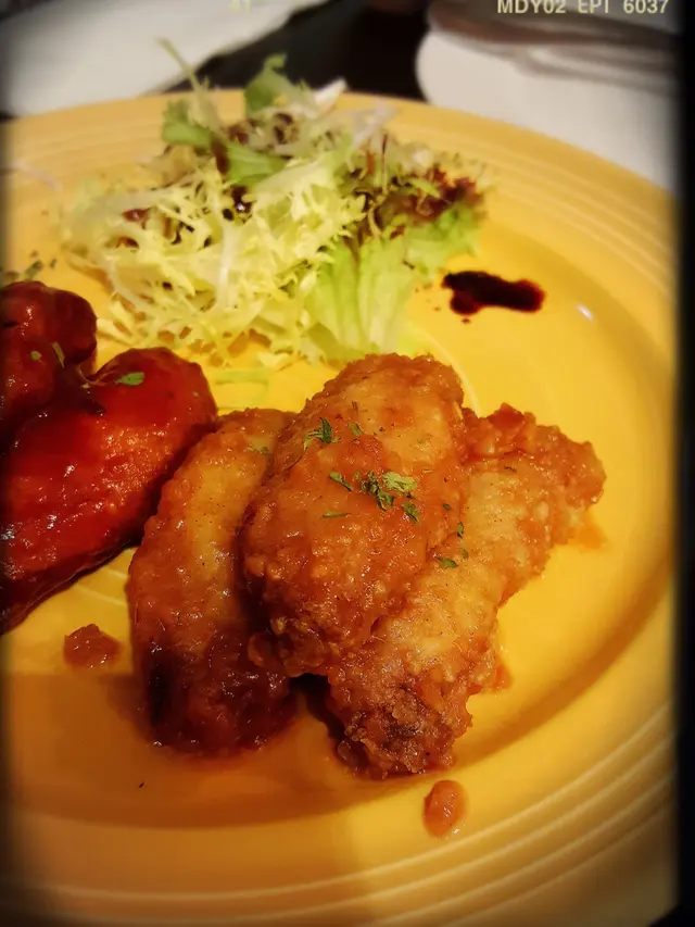 Crispy Honey Garlic Chicken Wings（$79/6pc）
