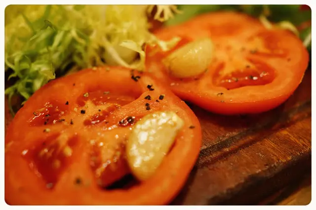 西班牙黑毛豬火腿配西班牙蕃茄醬及多士