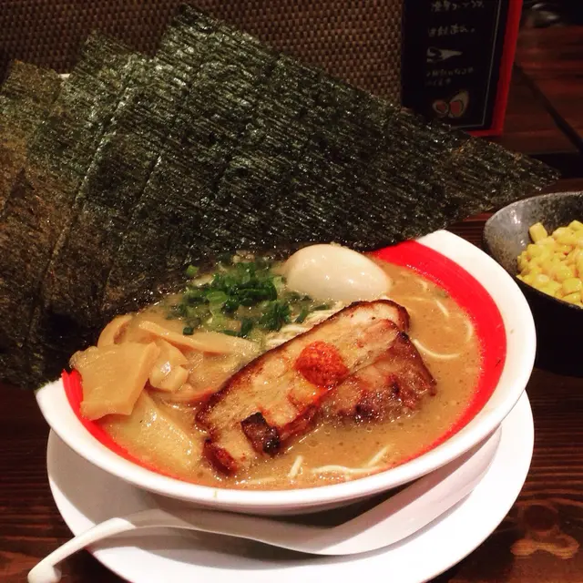 炙燒豚肉海苔味玉子拉麵