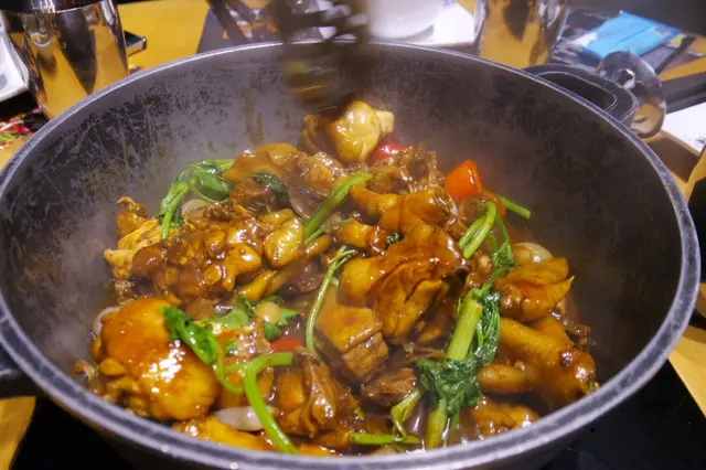 滋味雞煲(全隻)