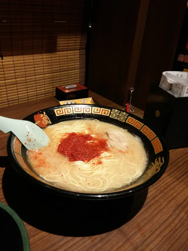 細佬果碗點左8倍醬汁,不過佢食得辣