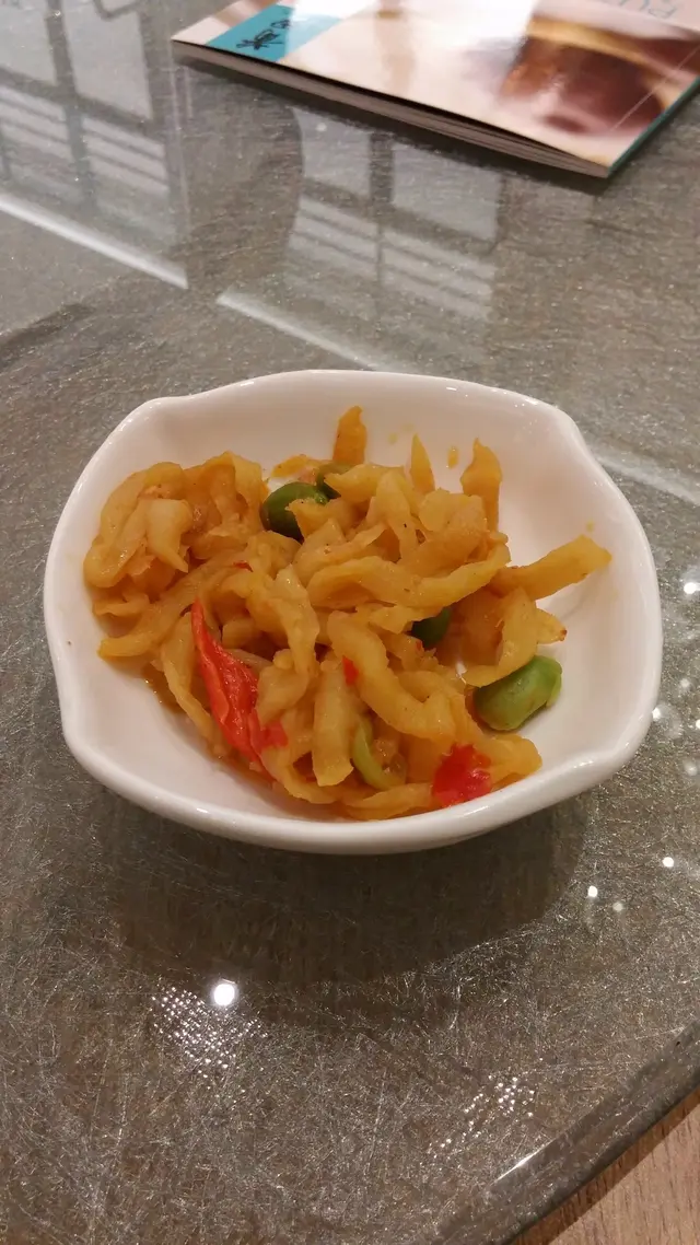 紫菜花生及醃菜,因為非自己喜歡的,後者沒有嚐到