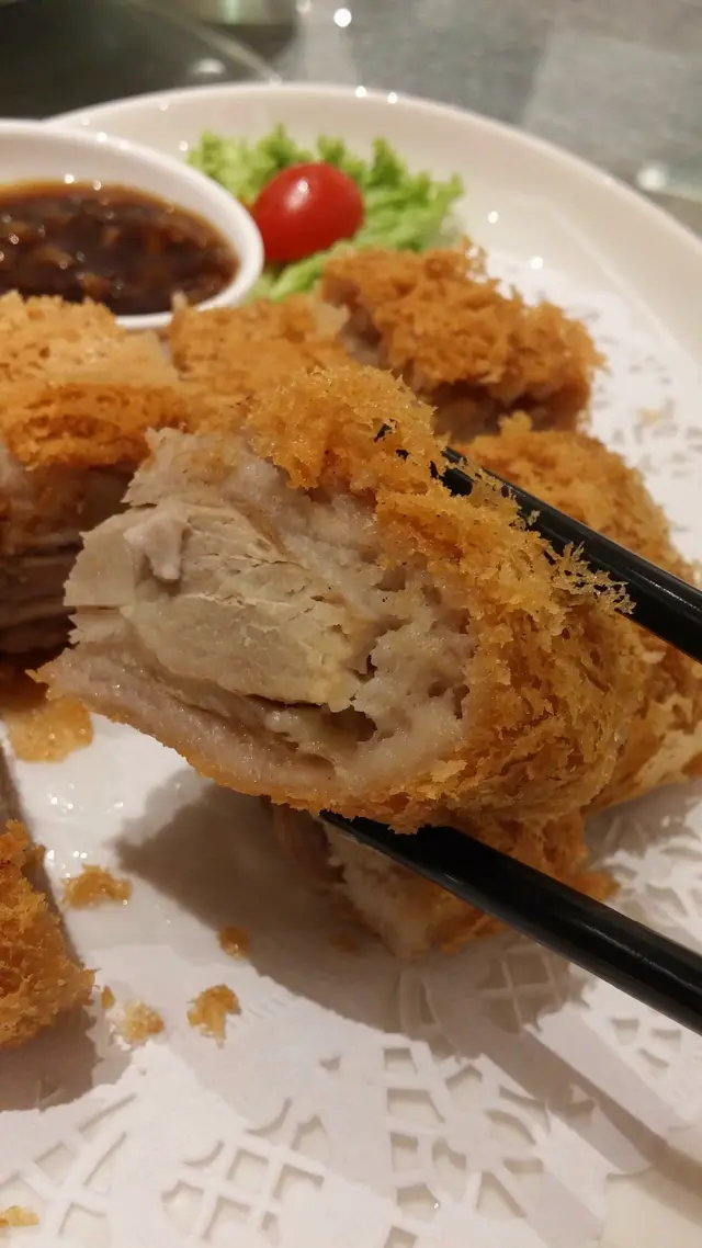 好在鴨肉稔身不韌口,未會炸得過老過乾柴,保留適度濕潤感,不膩的