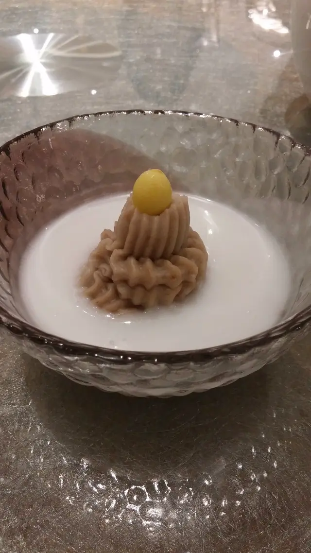 細緻軟滑的芋泥夠足料紥實,芋香突出不過,調味不會重得過火