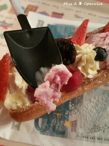 berries yogurt icecream