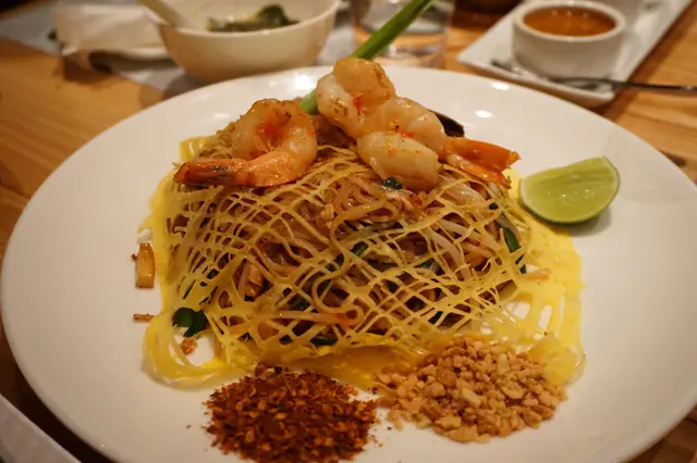 炒鮮蝦金邊粉