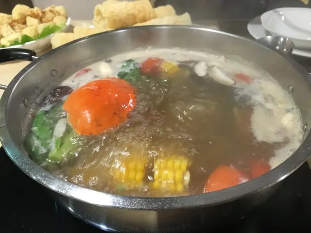 蟹都算鮮，又係超細size,湯同水無分別，無味！