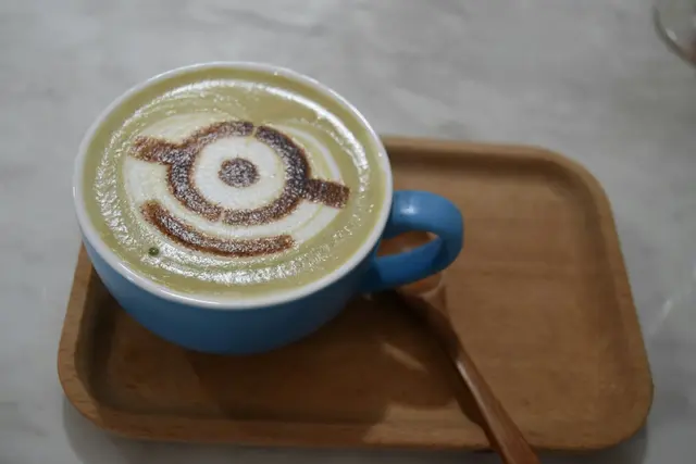 多腦河鲜奶咖啡