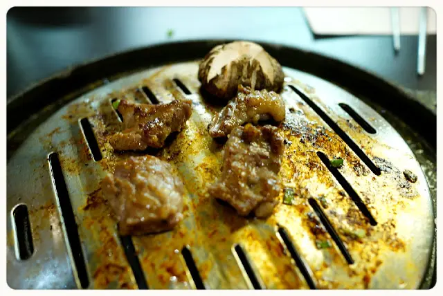 護心肉燒熟後, 豬肉味香濃, 而且肉質煙韌有嚼口, 沒有滿口油膩, 很不錯的部位呢!