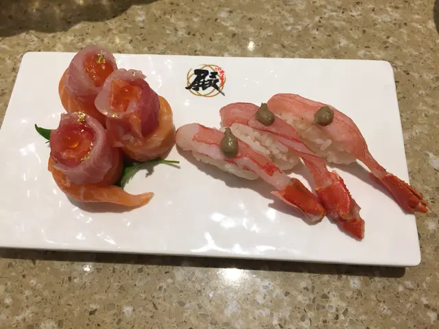 殿壽司/生松葉蟹腳伴蟹膏