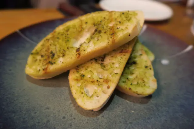 Clam in White Wine Toast
