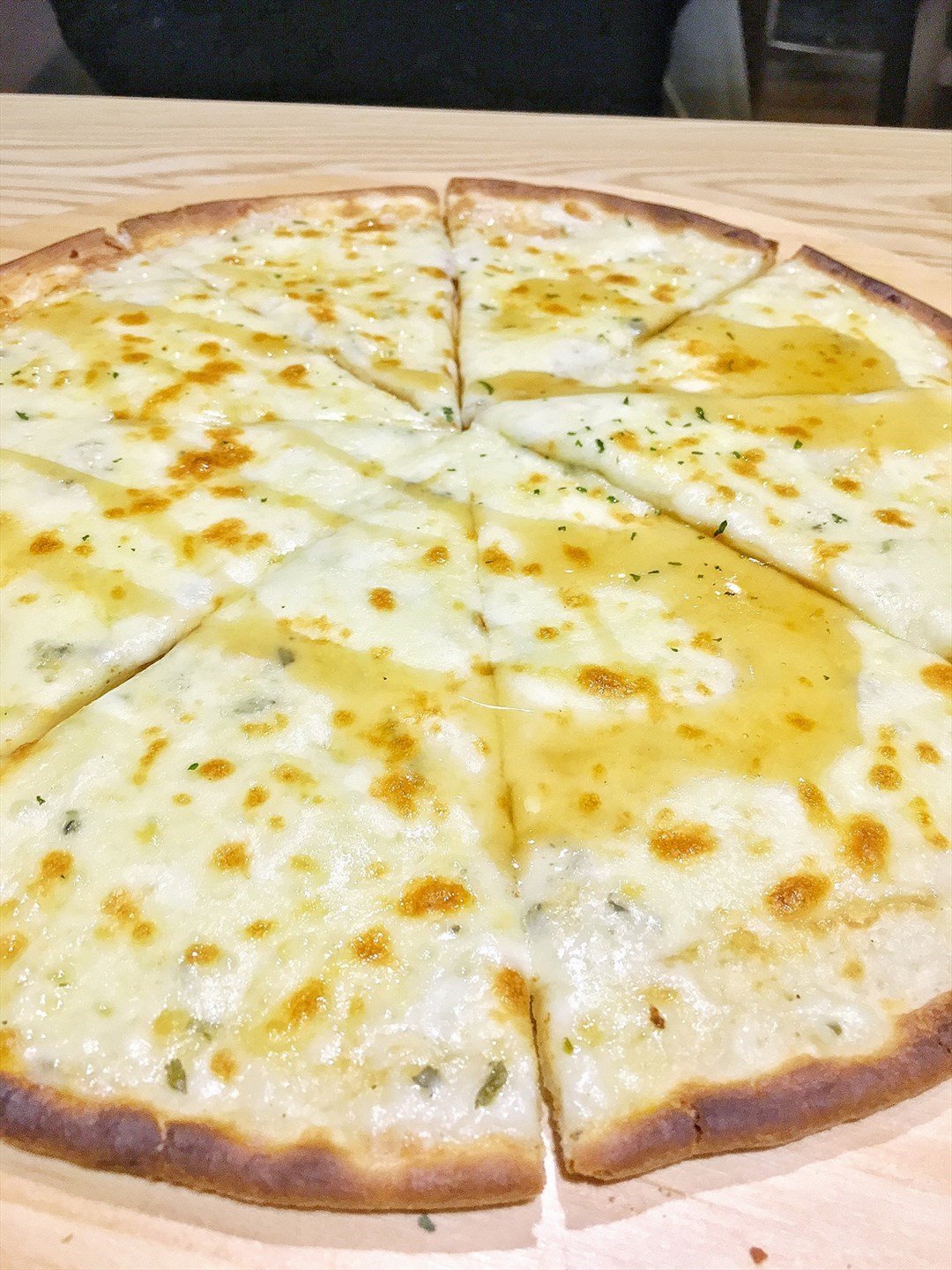 拣左gorgonzola pizza$118,gorgonzola 系蓝芝士既其中一种,芝士