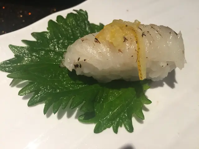 鹽燒柚子左口魚壽司