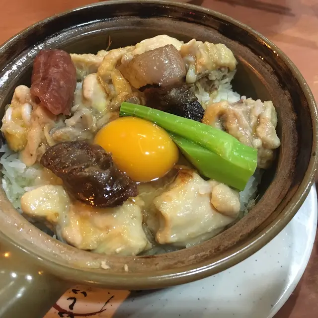 臘味滑雞煲仔飯