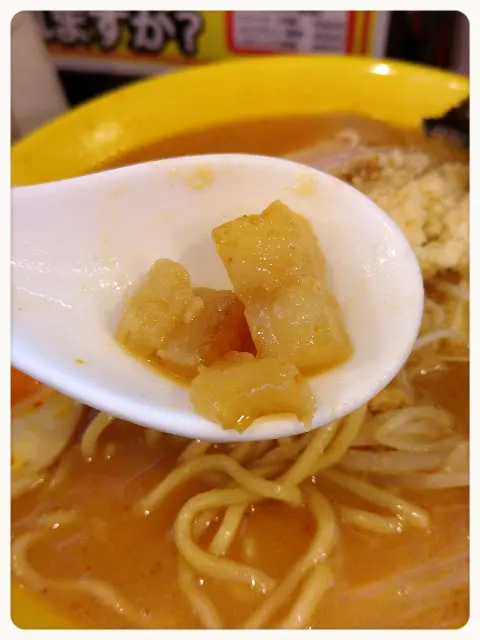 每粒丁方都充斥了甘香肥油, 還帶點爽口, 簡直是邪惡之物!