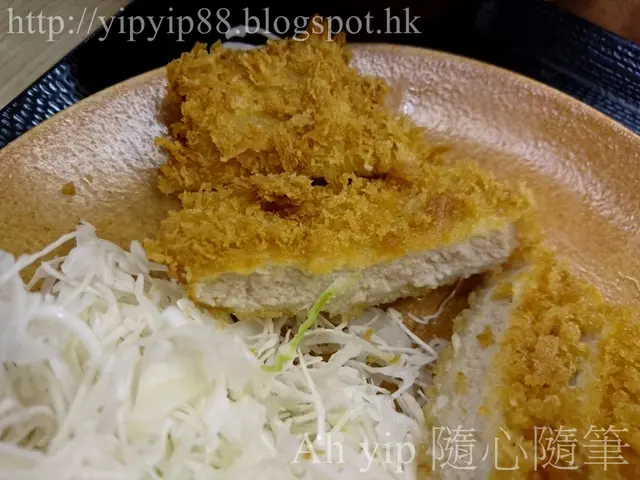 顏色淡黃