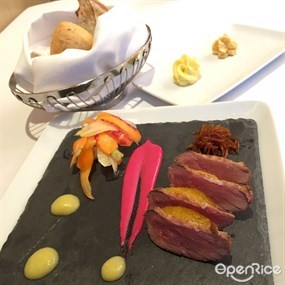 Home made smoked French duck breast salad with orange and pickles - 尖沙咀的La Saison by Jacques Barnachon