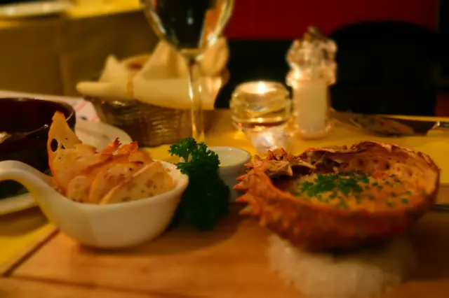 Spider crab ''Txangurro'' stuffed in the Basque way