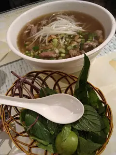生牛肉湯河