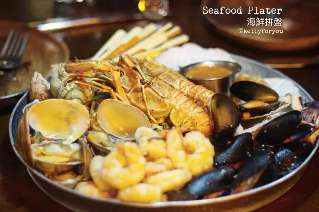 Scampi (Norway Lobster), Whelks, Shrimps, Mussels, Scallops, Squids and Clams.