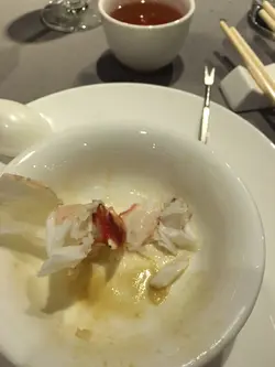 蟹肉当造，鲜甜无比，结实饱满，唔食蟹（懒又怕腥）Ｏ既我都落手食，最后我落Ｏ左Ｏ的花雕酒汁去捞白饭，好食过猪油捞多多声～可惜汁已冻，唔系更好味